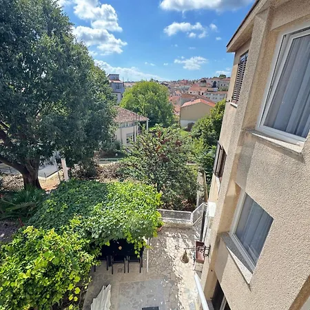 Flowers Pula, Center Lägenhet *