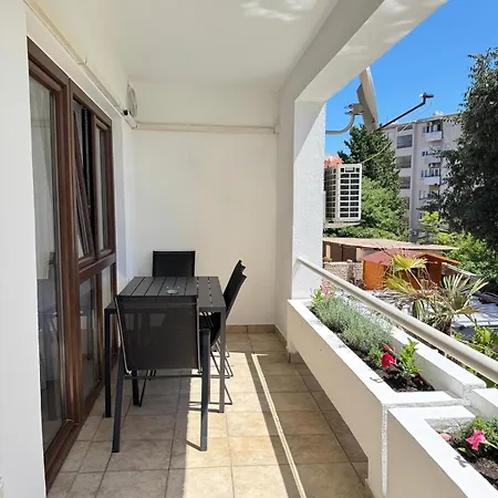 Flowers Pula, Center Lägenhet