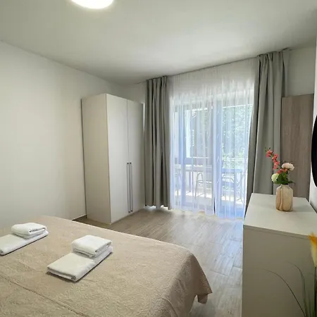 Flowers Pula, Center Lägenhet *