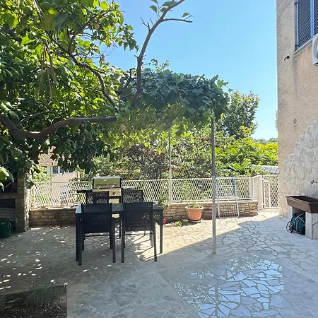 Апартаменти Flowers Pula, Center Пула