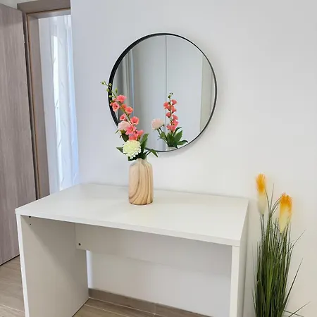 Flowers Pula, Center Пула