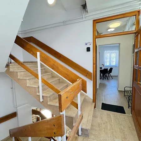 Flowers Pula, Center Апартаменти *