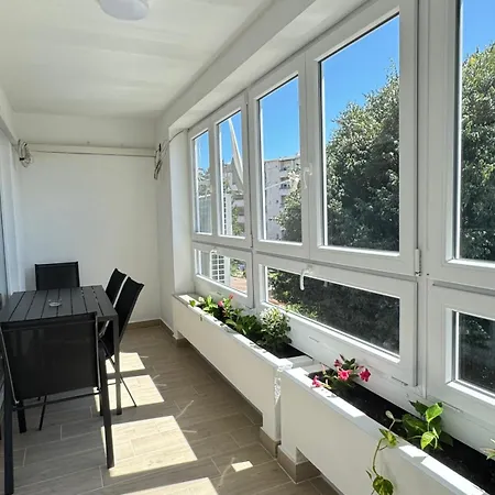 Апартаменти Flowers Pula, Center Пула