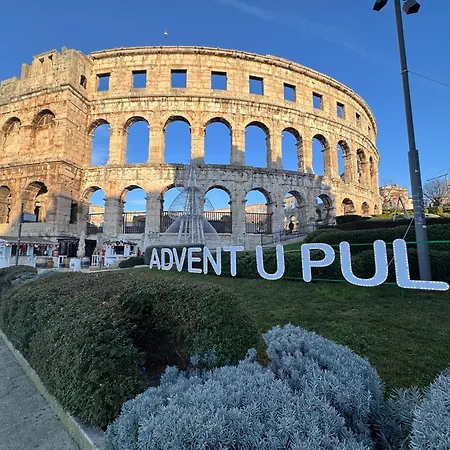 Flowers Pula, Center Апартаменти Пула
