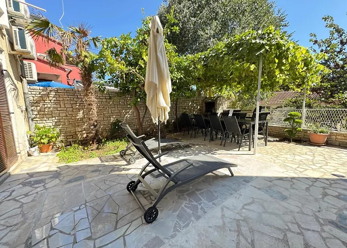 Flowers Pula, Center * Pula