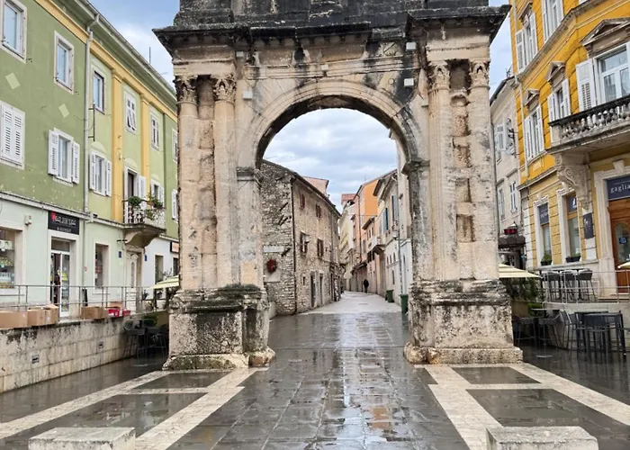 Flowers Pula, Center * Pula