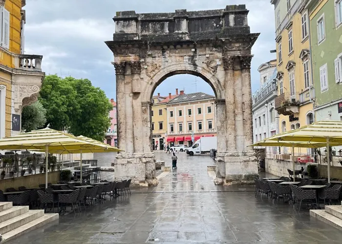 Flowers Pula, Center Apartament