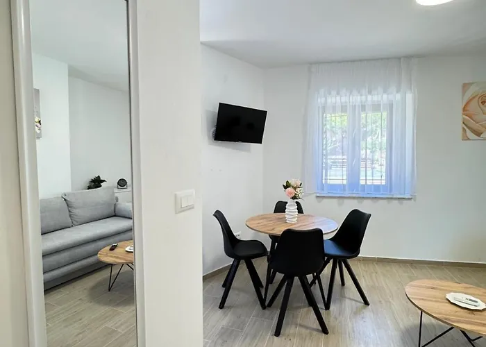 Flowers Pula, Center Apartament