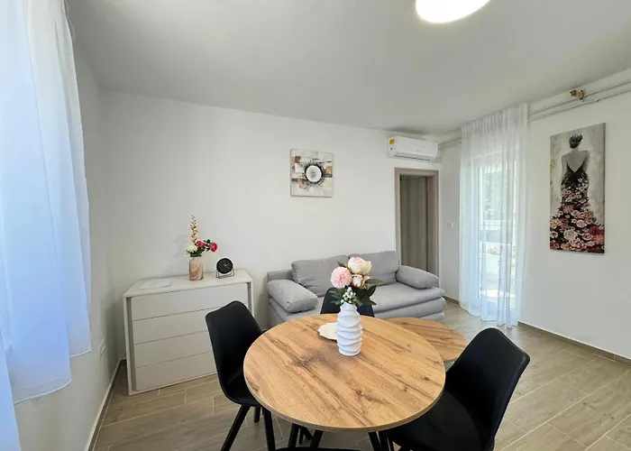 Apartament Flowers Pula, Center