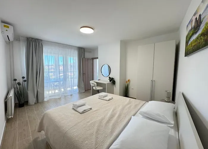 Flowers Pula, Center *