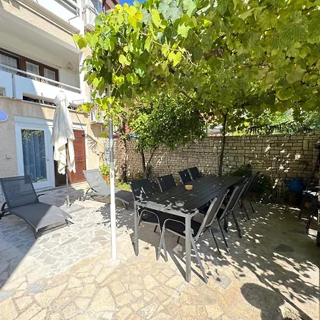 Flowers Pula, Center דירה *