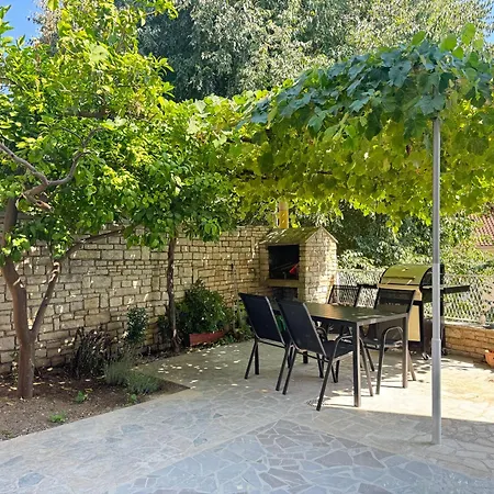 Flowers Pula, Center *