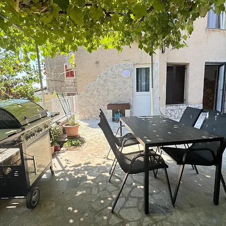 Flowers Pula, Center דירה